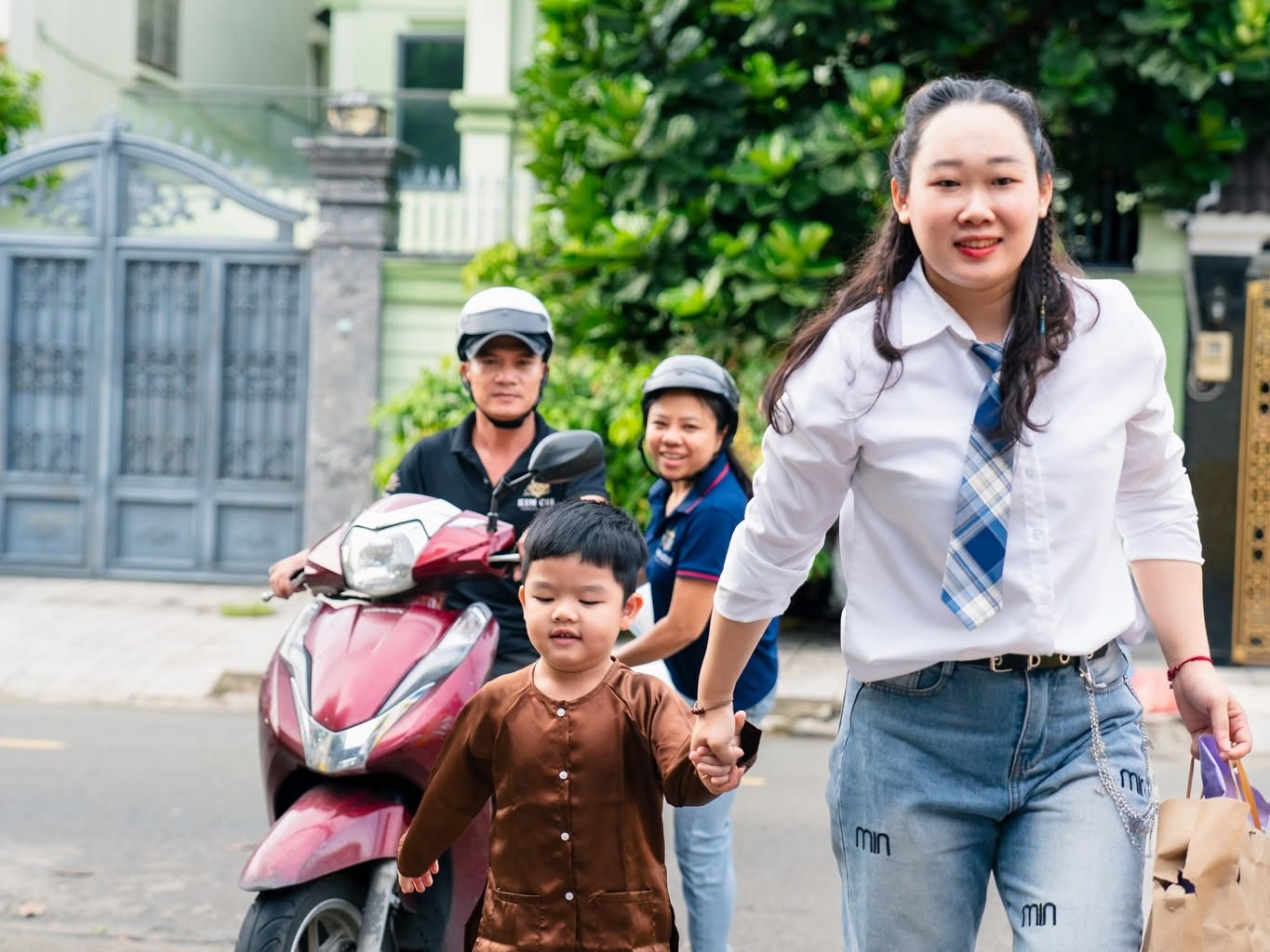 Cẩm Nang Chuẩn Bị Tâm Lý Cho Bé Lần Đầu Đi Mầm Non: Lộ Trình Đồng Hành Cùng Con