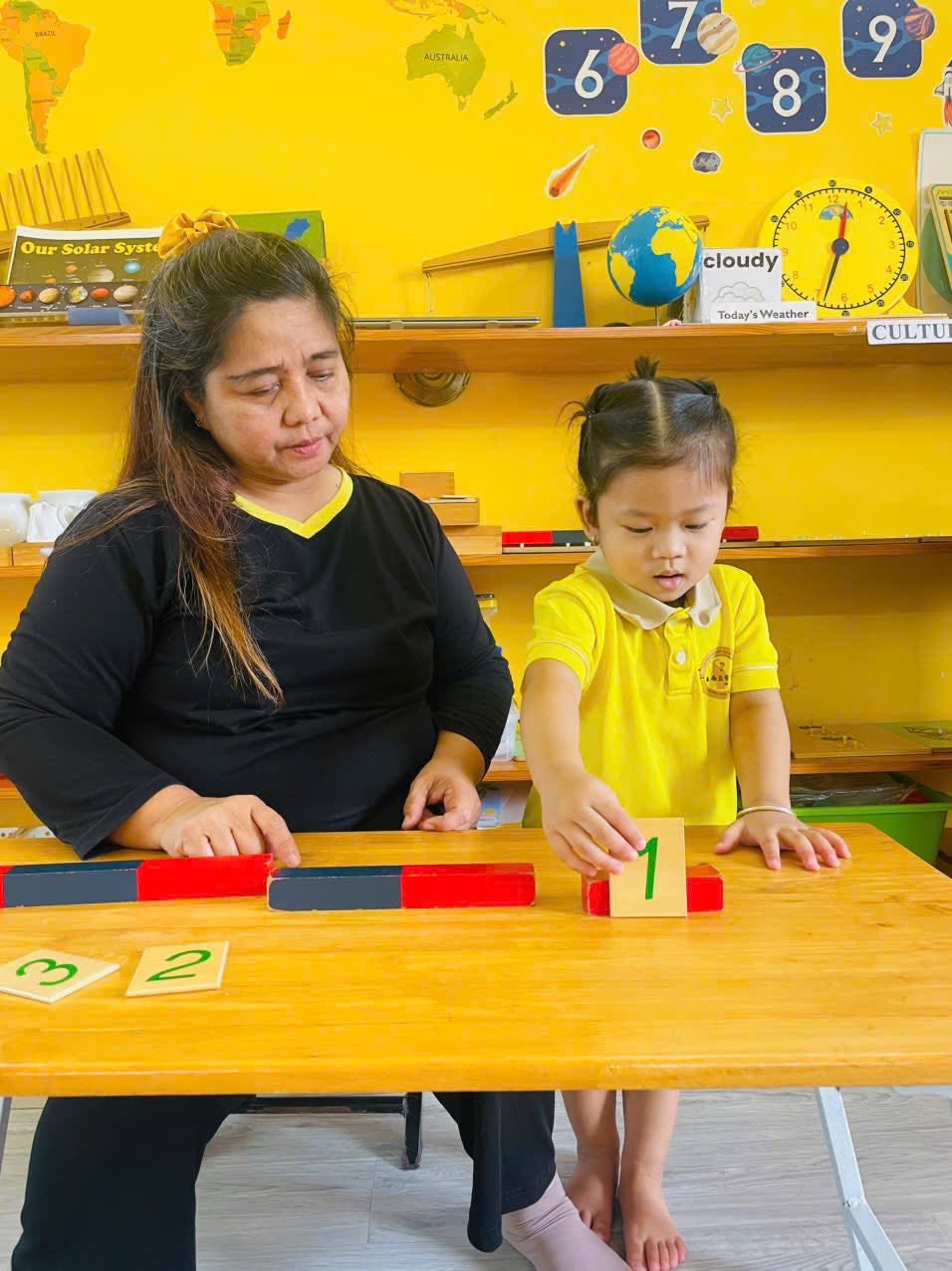 Hoạt động cá nhân hóa rèn luyện tính độc lập trong lớp Montessori