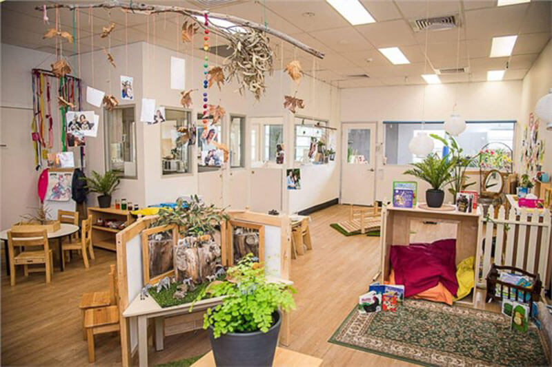 Không gian Reggio Emilia chú trọng nghệ thuật và vật liệu mở