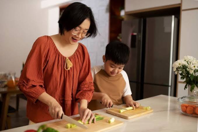 Montessori Tại Nhà: Hướng Dẫn Áp Dụng Đơn Giản Và Hiệu Quả Cho Cha Mẹ