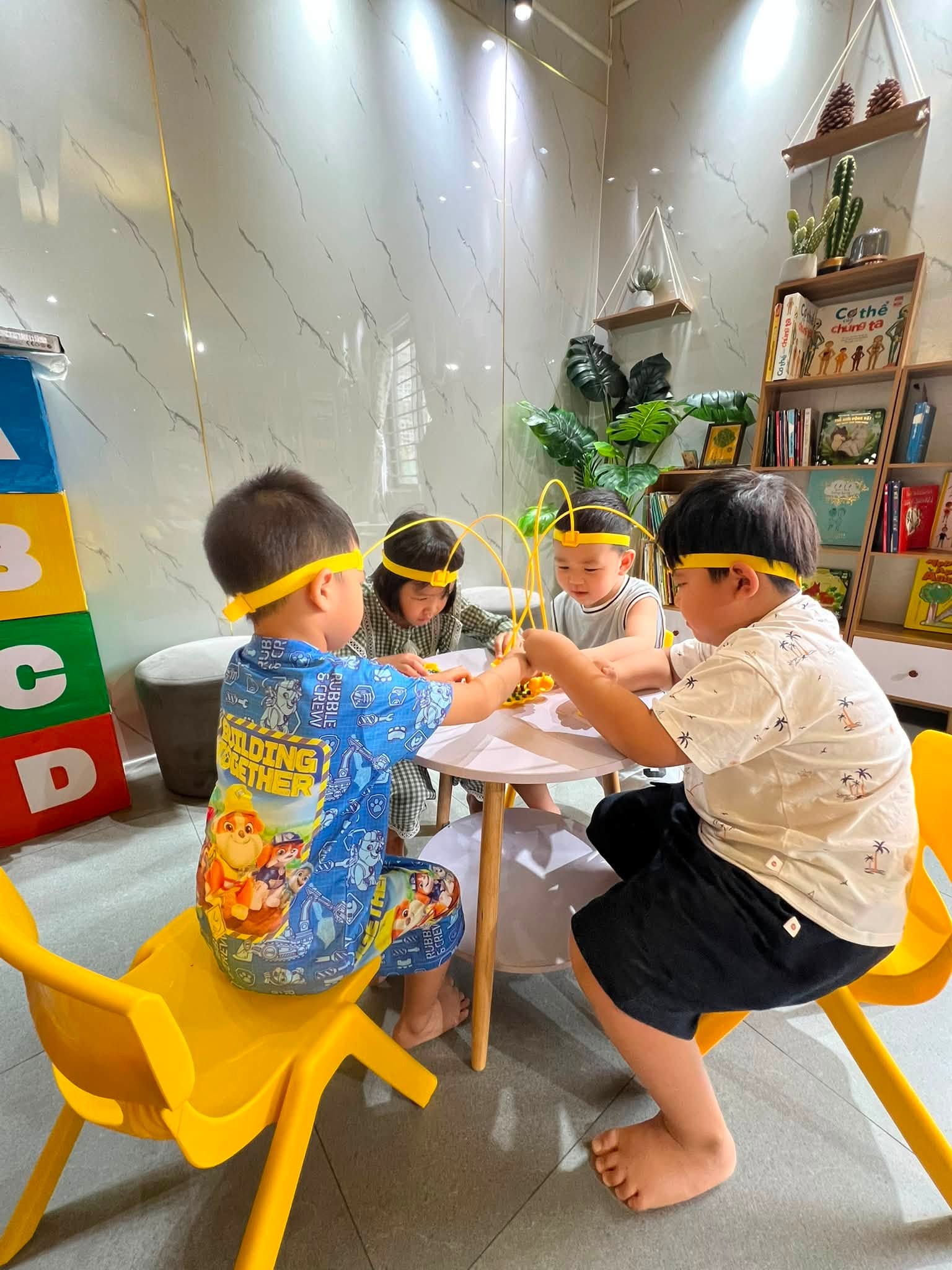Học sinh SEAS tham gia hoạt động nhóm