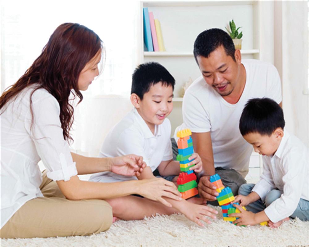 Ứng xử công bằng và tinh tế khi các con có sự tranh chấp đồ chơi